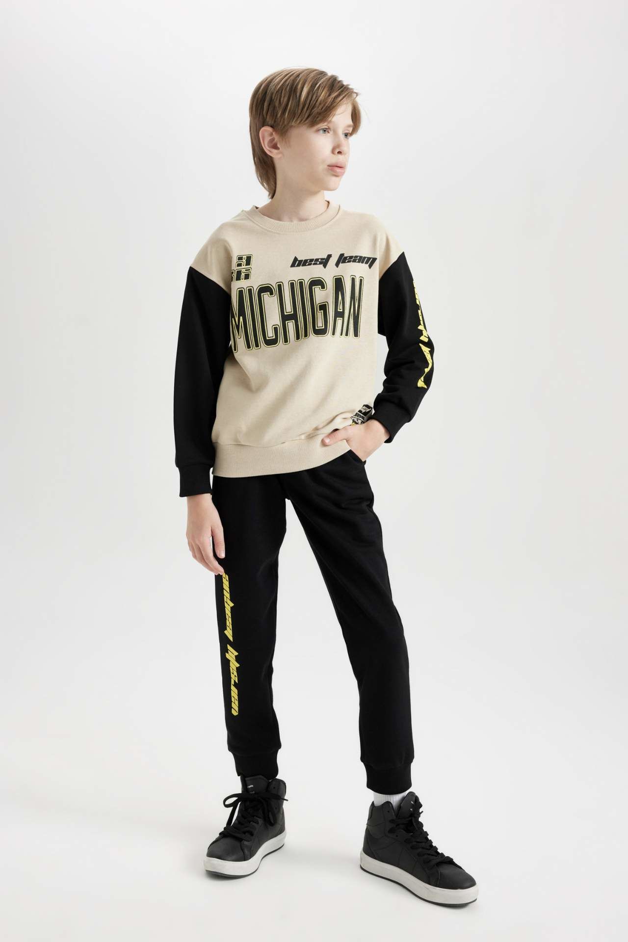 Erkek Çocuk 2'li Takım Baskılı Sweatshirt Üst Beli Lastikli Jogger Eşofman Altı