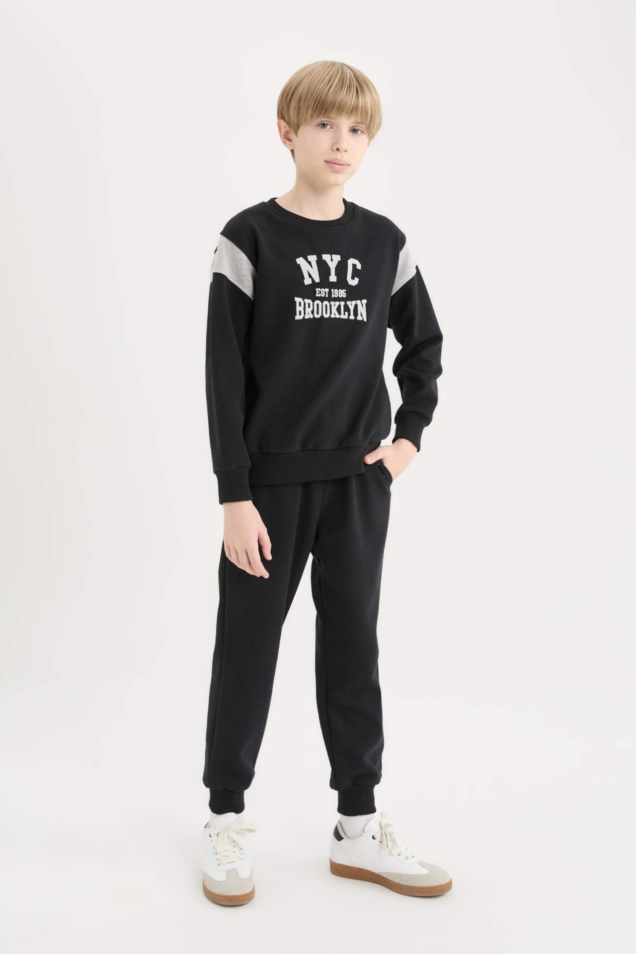 Erkek Çocuk 2'li Takım Baskılı Sweatshirt Beli Lastikli Eşofman Altı