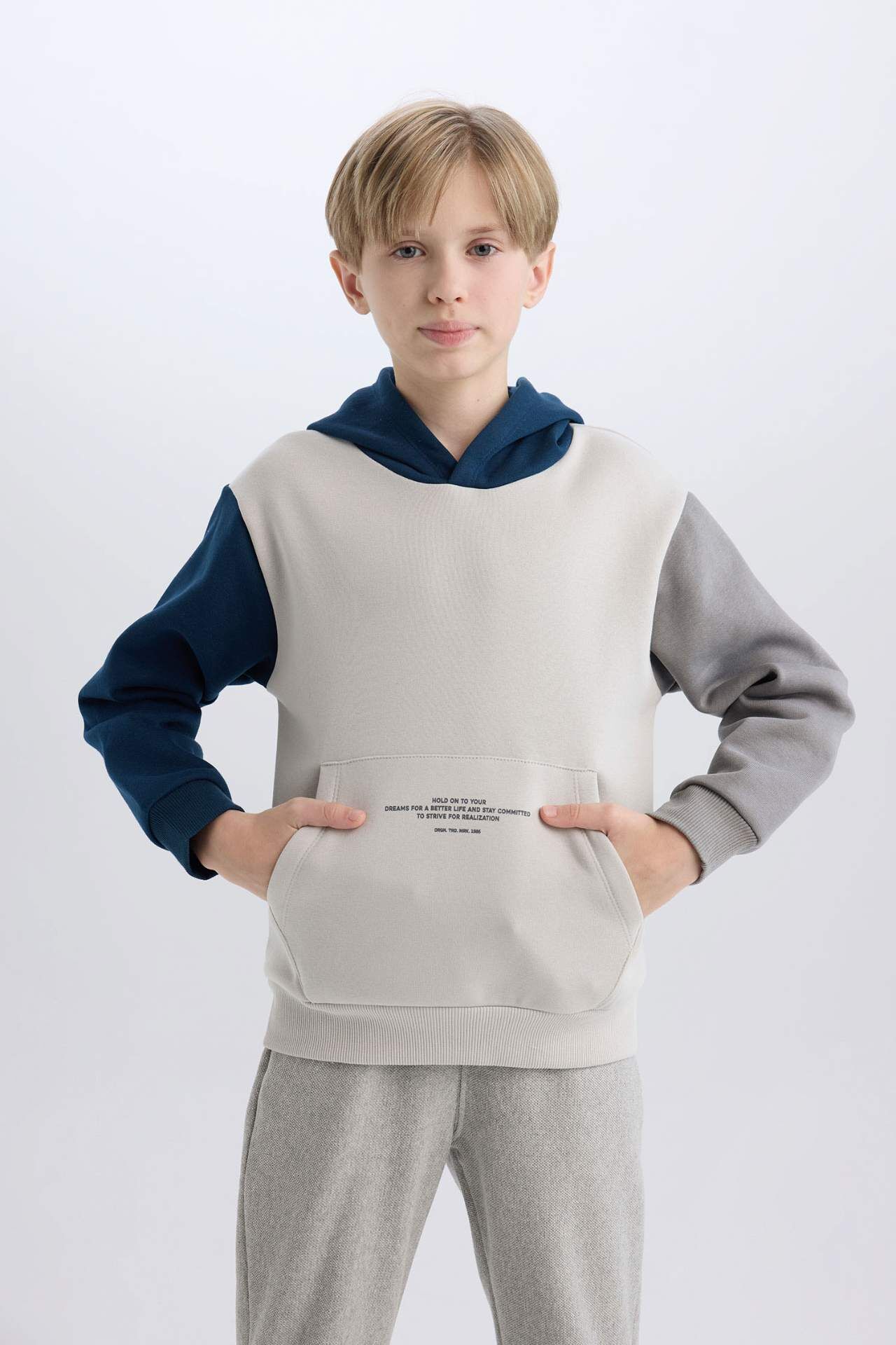 Erkek Çocuk Kapüşonlu Cep Baskılı Sweatshirt