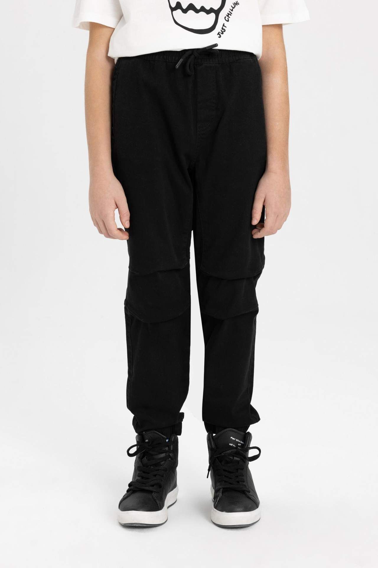 Erkek Çocuk Beli Bağcıklı Lastikli Paça Cepli Siyah Basic Düz Jogger Gabardin Pantolon
