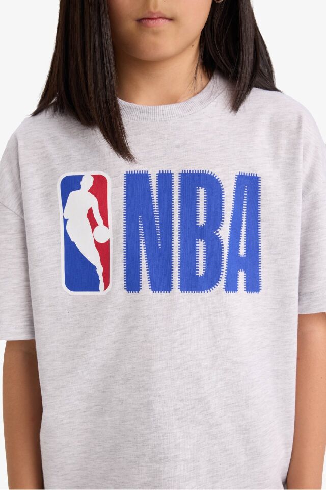 Kız Çocuk NBA Wordmark Oversize Geniş Kalıp Bisiklet Yaka Kısa Kollu Tişört