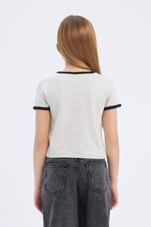Kız Çocuk Slim Fit Dar Kesim Bisiklet Yaka Baskılı Fitilli Kaşkorse Kısa Kollu Tişört