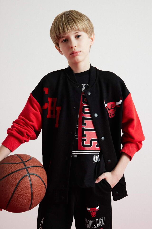 Erkek Çocuk NBA Chicago Bulls Kolej Yaka Çıtçıt Kapamalı Sırt Baskılı Bomber Hırka