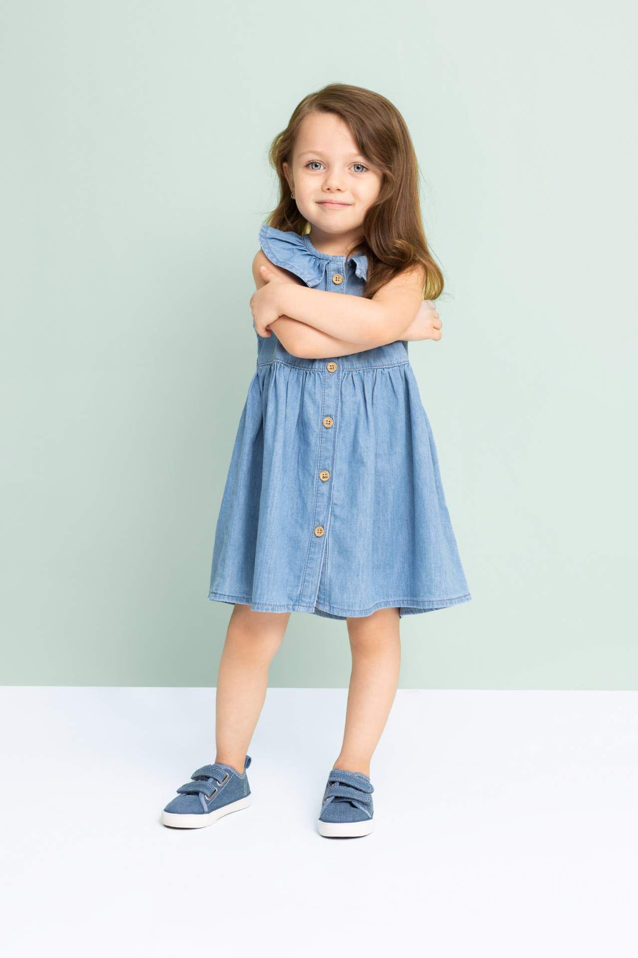 Kız Bebek Kolsuz Jean Elbise