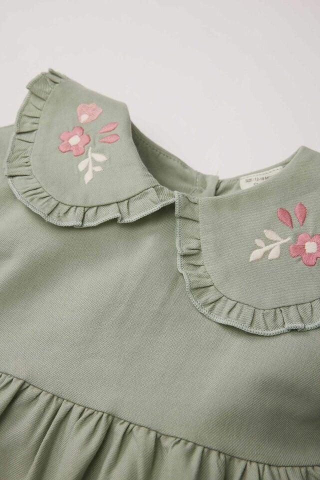 Kız Bebek Büyük Yaka Nakışlı Uzun Kollu Cepli Twill Elbise