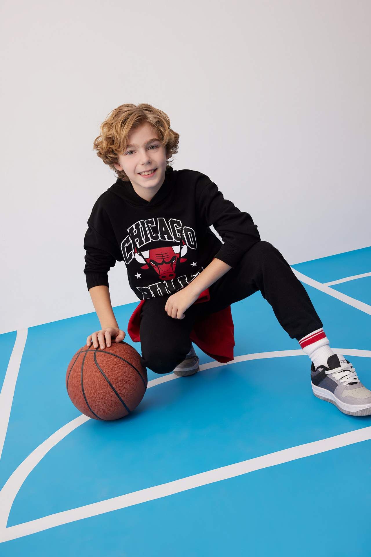 Erkek Çocuk NBA Chicago Bulls Kapüşonlu Sweatshirt