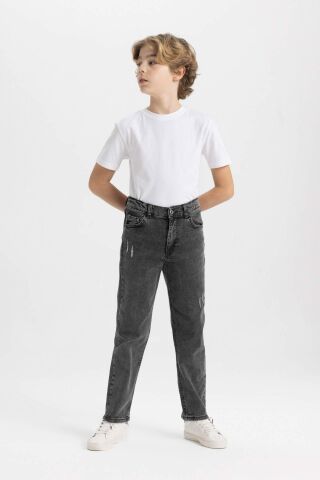 Erkek Çocuk Straight Fit Yırtık Detaylı Düz Paça Jean Pantolon