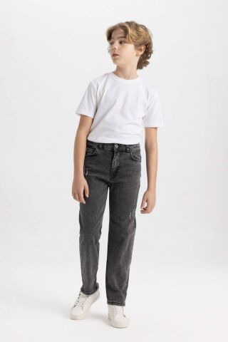 Erkek Çocuk Straight Fit Yırtık Detaylı Düz Paça Jean Pantolon