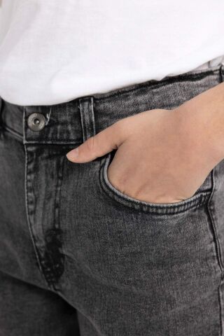 Erkek Çocuk Straight Fit Yırtık Detaylı Düz Paça Jean Pantolon