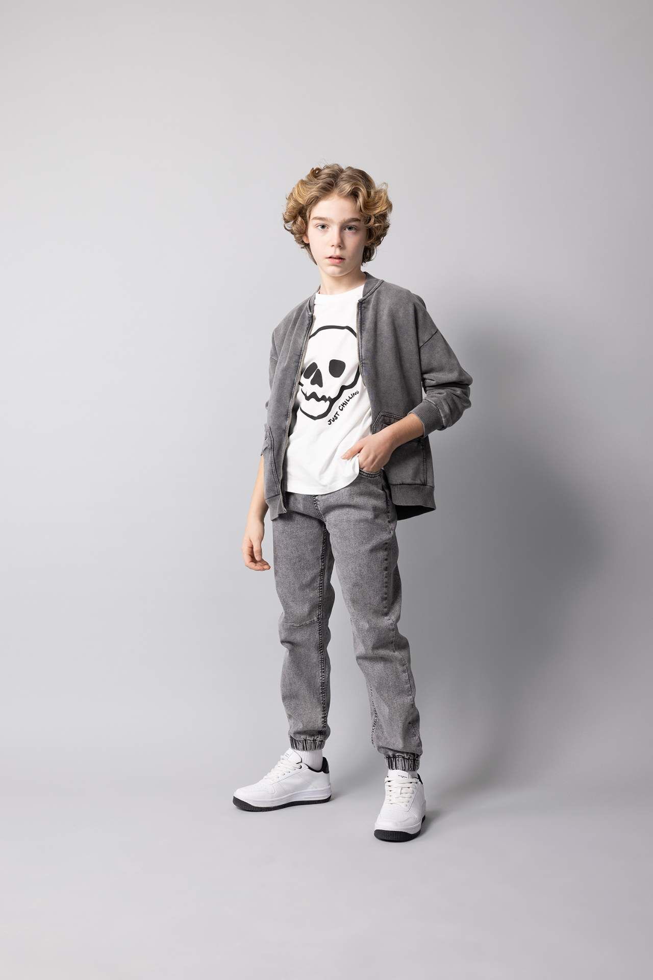 Erkek Çocuk Jogger Fit Esnek Bantlı Paça Jean Pantolon