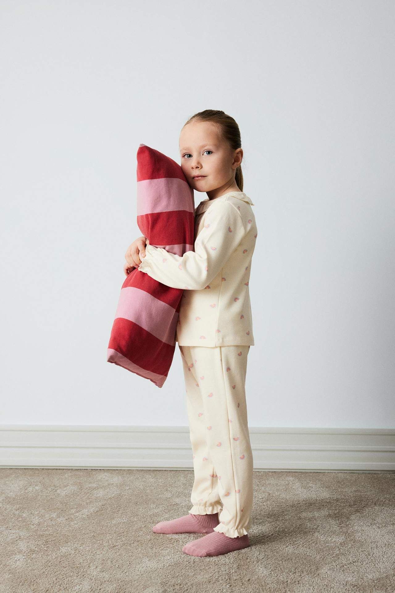 Kız Bebek Pijama Takımı Gökkuşağı Baskılı Uzun Kollu Üst Beli Lastikli Uzun Alt