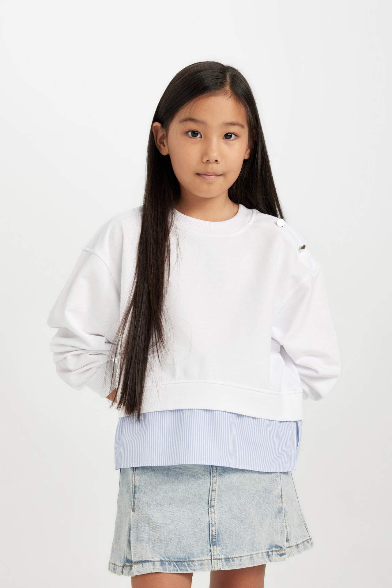 Kız Çocuk Relax Fit Bisiklet Yaka Etek Ucu Detaylı Sweatshirt