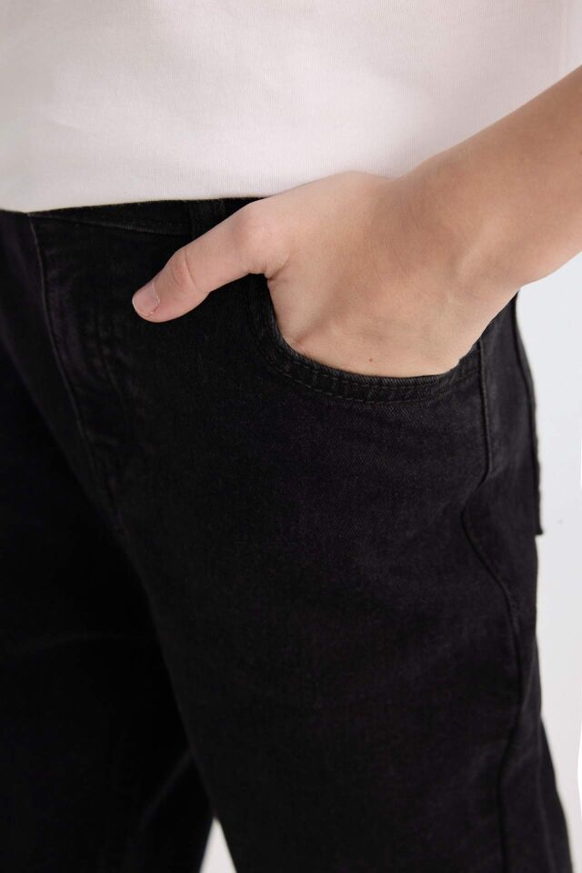 Erkek Çocuk Slim Fit Dar Kesim Düz Paça Cepli Siyah Basic Düz Jean Pantolon