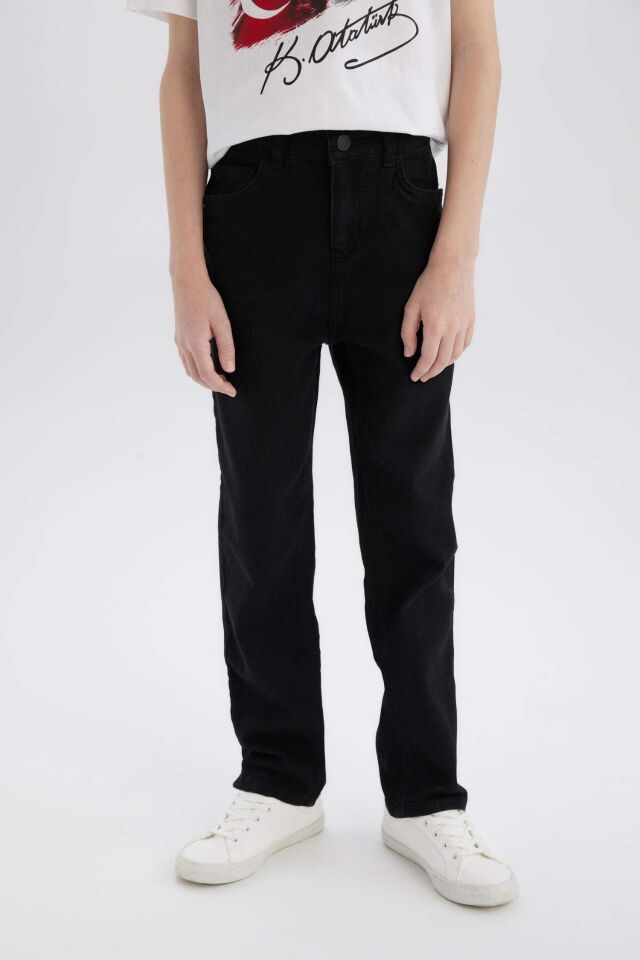Erkek Çocuk 23 Nisan Çocuk Bayramı Straight Fit Standart Paça Basic Düz Jean Pantolon