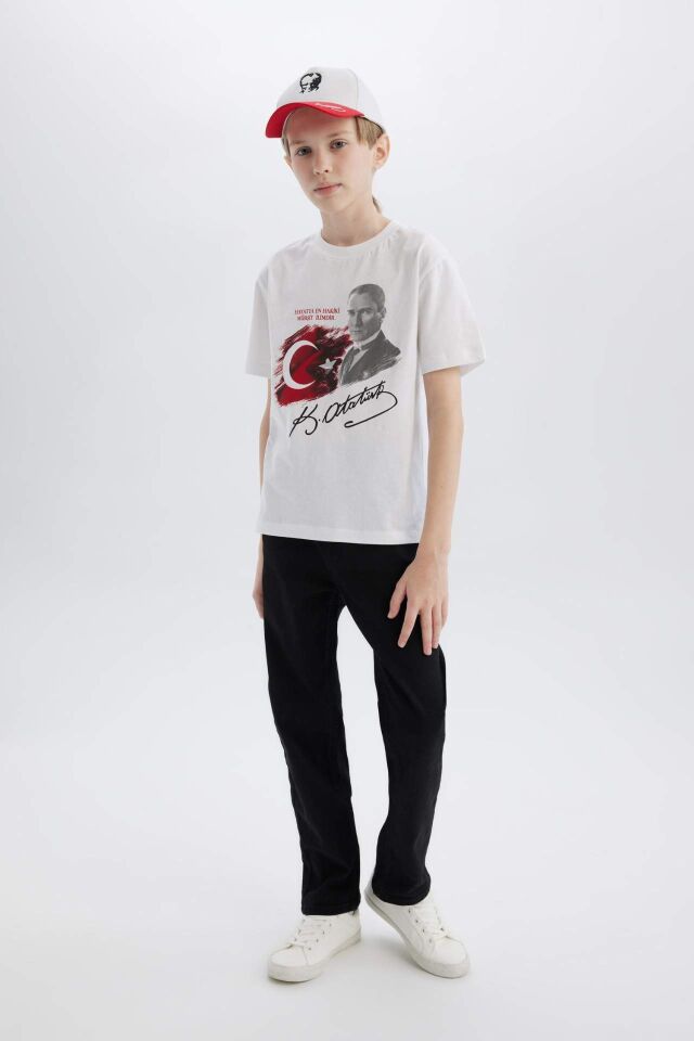 Erkek Çocuk 23 Nisan Çocuk Bayramı Straight Fit Standart Paça Basic Düz Jean Pantolon