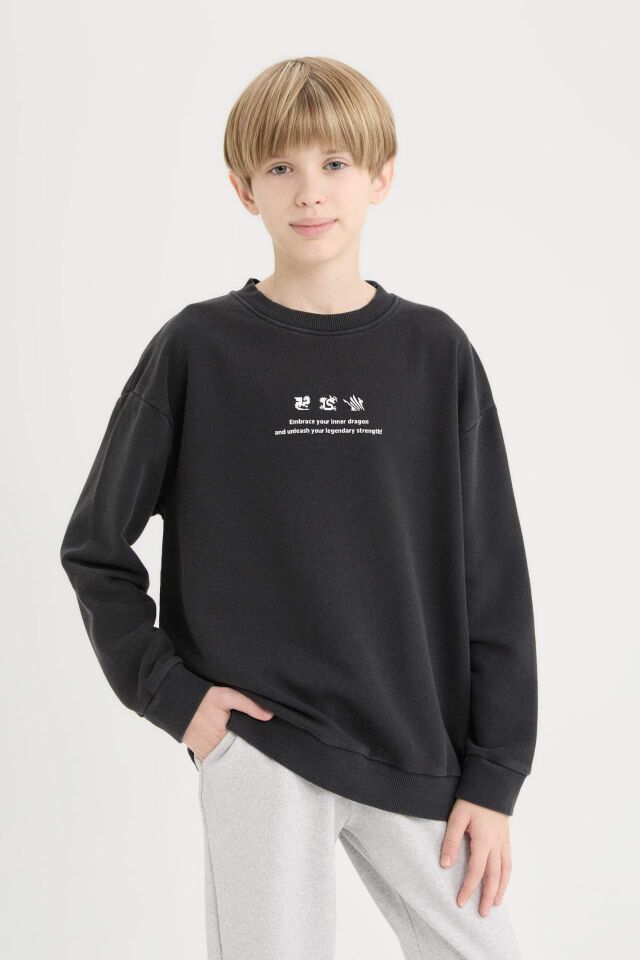 Erkek Çocuk Oversize Geniş Kalıp Bisiklet Yaka Sırt Baskılı Yıkamalı Soluk Efektli Sweatshirt