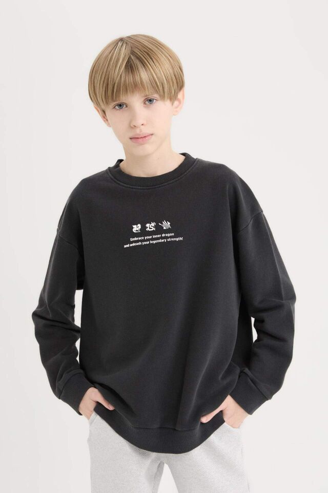 Erkek Çocuk Oversize Geniş Kalıp Bisiklet Yaka Sırt Baskılı Yıkamalı Soluk Efektli Sweatshirt