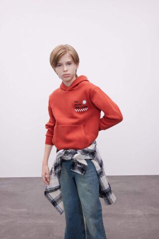 Erkek Çocuk Cepli Yazı Baskılı Kapüşonlu Kalın Okul Sweatshirt