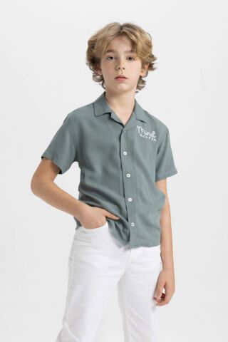 Erkek Çocuk Oversize Geniş Kalıp Polo Yaka Viskon Kısa Kollu Gömlek