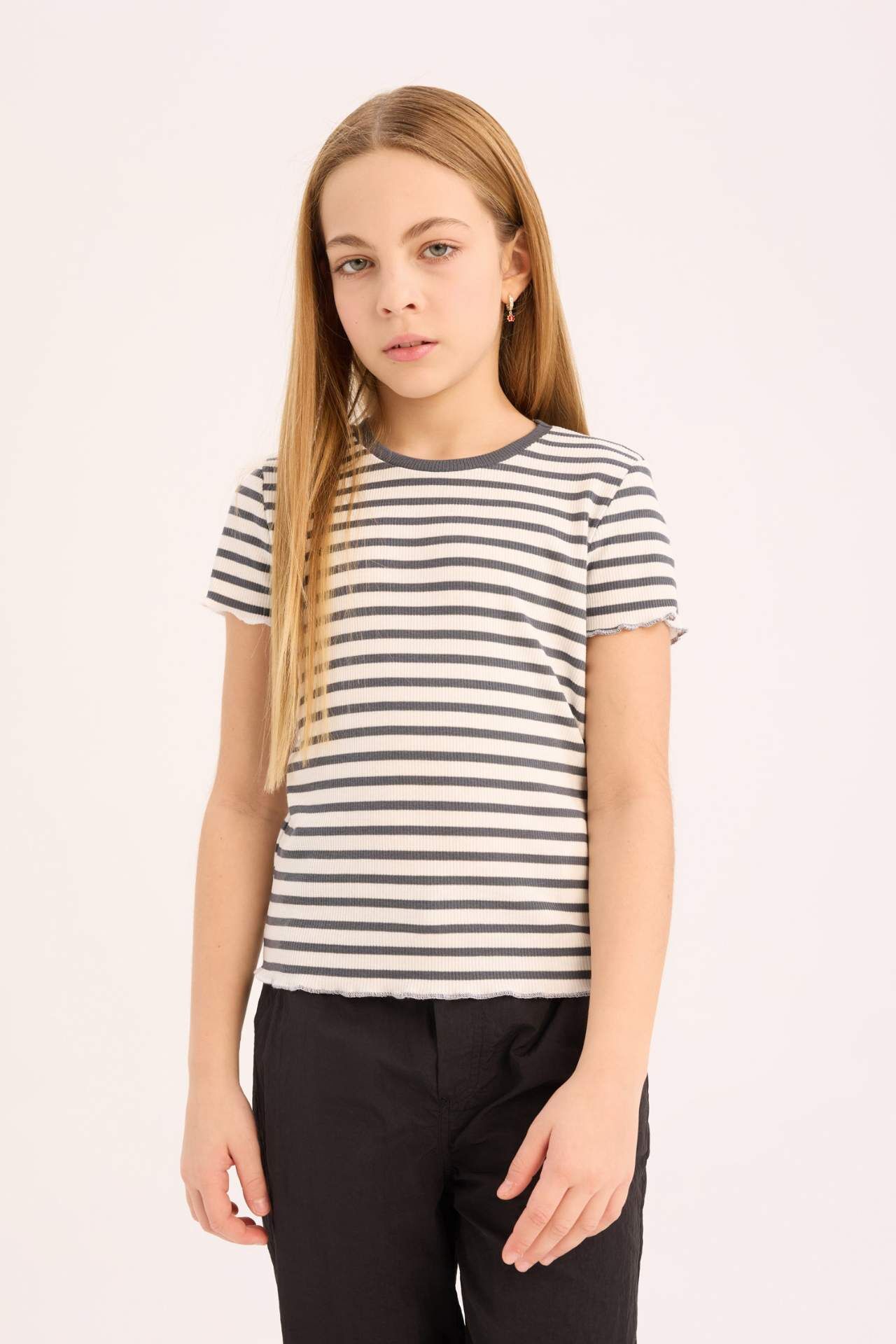 Kız Çocuk Slim Fit Dar Kesim Bisiklet Yaka Çizgili Fitilli Kaşkorse Kısa Kollu Tişört