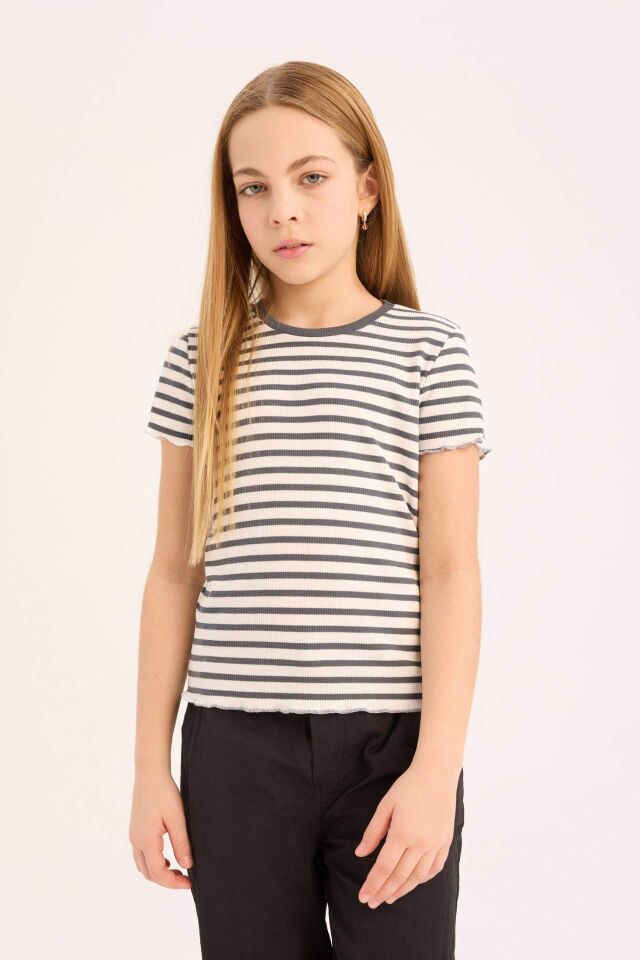 Kız Çocuk Slim Fit Dar Kesim Bisiklet Yaka Çizgili Fitilli Kaşkorse Kısa Kollu Tişört