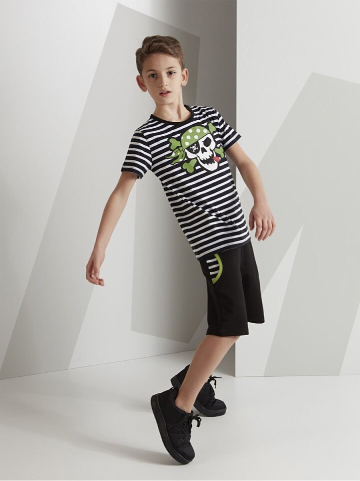 Green Pirate Erkek Çocuk T-shirt Şort Takım 9 Y - Siyah Beyaz Yeşil