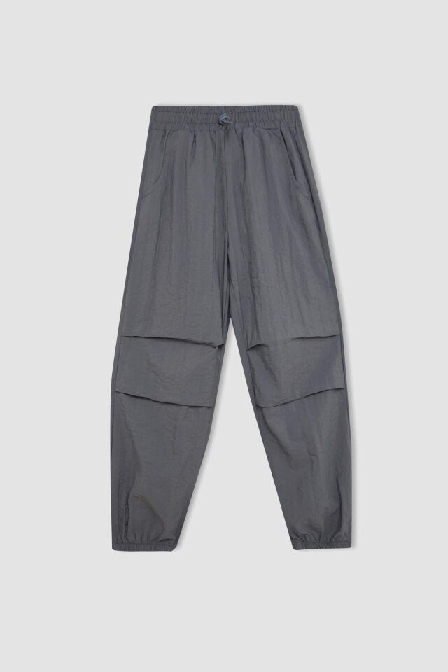 Kız Çocuk Beli ve Paçası Lastikli Cepli Gri Paraşüt Jogger Pantolon