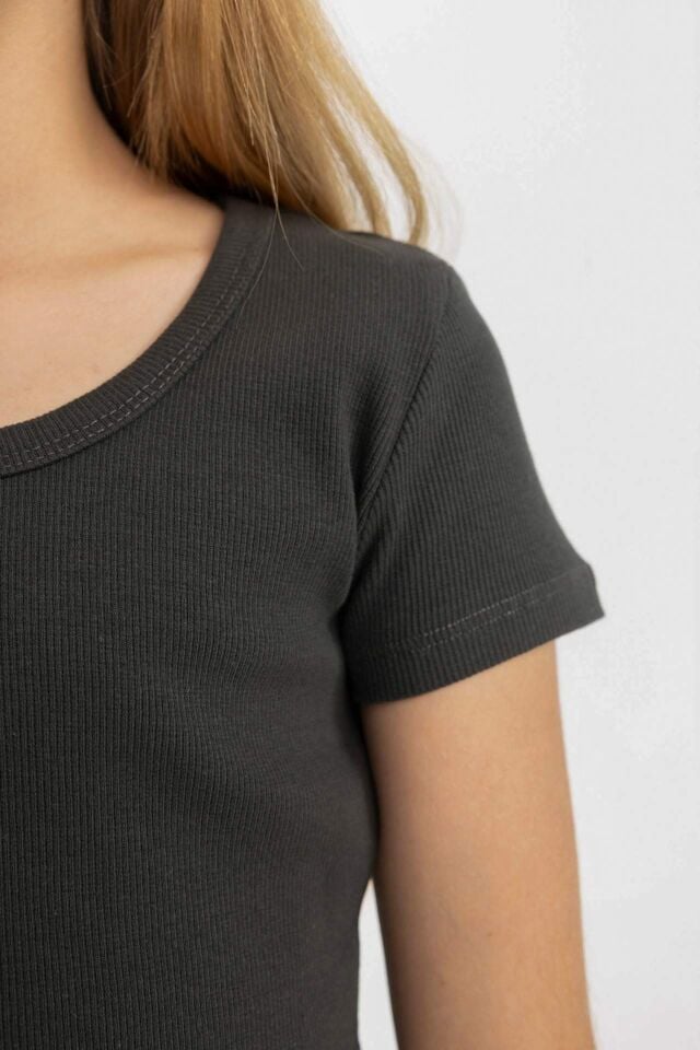 Kız Çocuk Slim Fit Dar Kesim Bisiklet Yaka Basic Düz Fitilli Kaşkorse Kısa Kollu Tişört