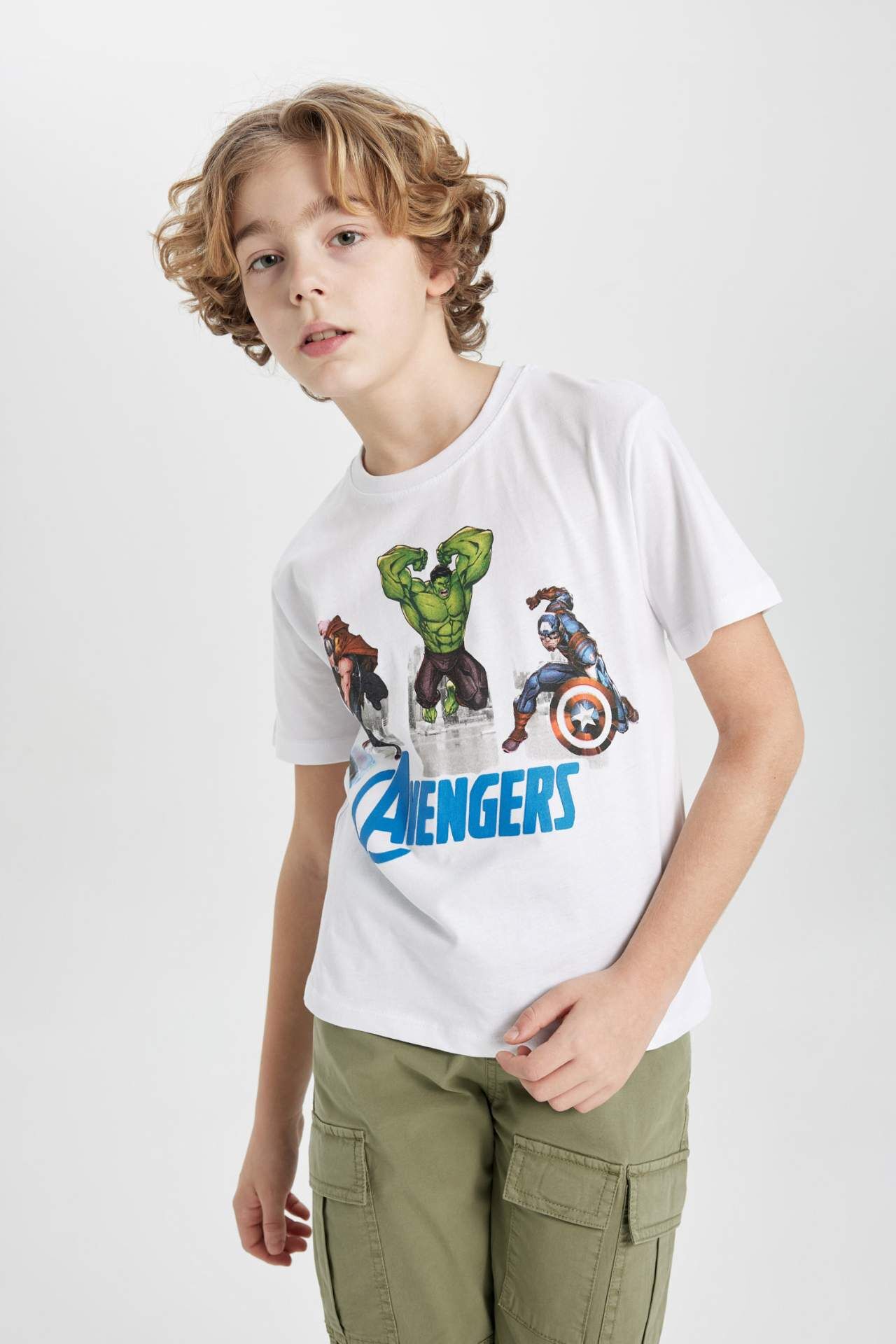 Erkek Çocuk Marvel Avengers Bisiklet Yaka Kısa Kollu Tişört