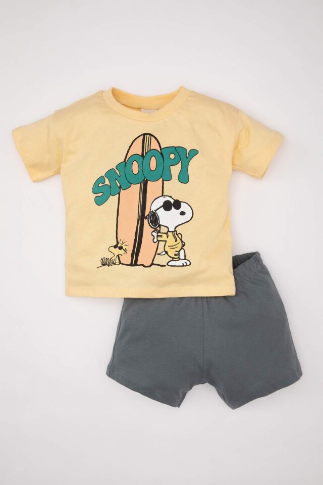 Erkek Bebek 2'li Takım Snoopy Kısa Kollu Tişört Üst Beli Lastikli Şort  Alt