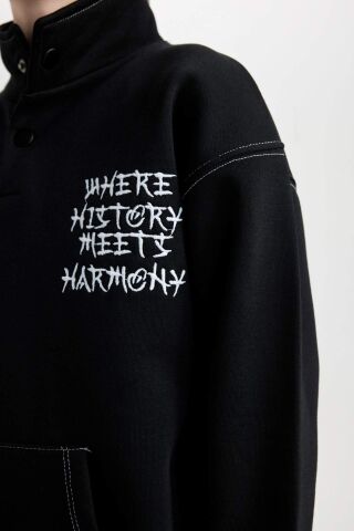 Erkek Çocuk Siyah Oversize Geniş Kalıp Balıkçı Yaka Baskılı Sweatshirt