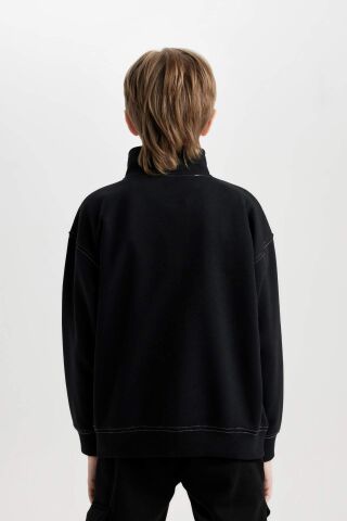 Erkek Çocuk Siyah Oversize Geniş Kalıp Balıkçı Yaka Baskılı Sweatshirt