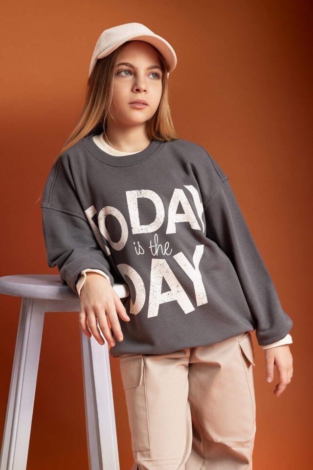 Kız Çocuk Oversize Geniş Kalıp Bisiklet Yaka Baskılı Sweatshirt