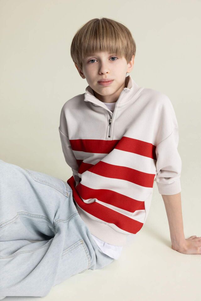Erkek Çocuk Oversize Geniş Kalıp Balıkçı Yaka Sweatshirt