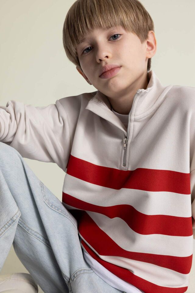 Erkek Çocuk Oversize Geniş Kalıp Balıkçı Yaka Sweatshirt