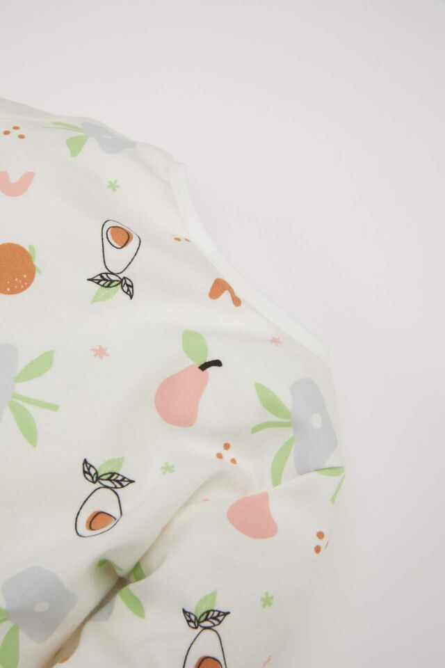 Kız Bebek Pijama Takımı Meyve Desenli Bisiklet Yaka Uzun Kollu Üst  Uzun Alt
