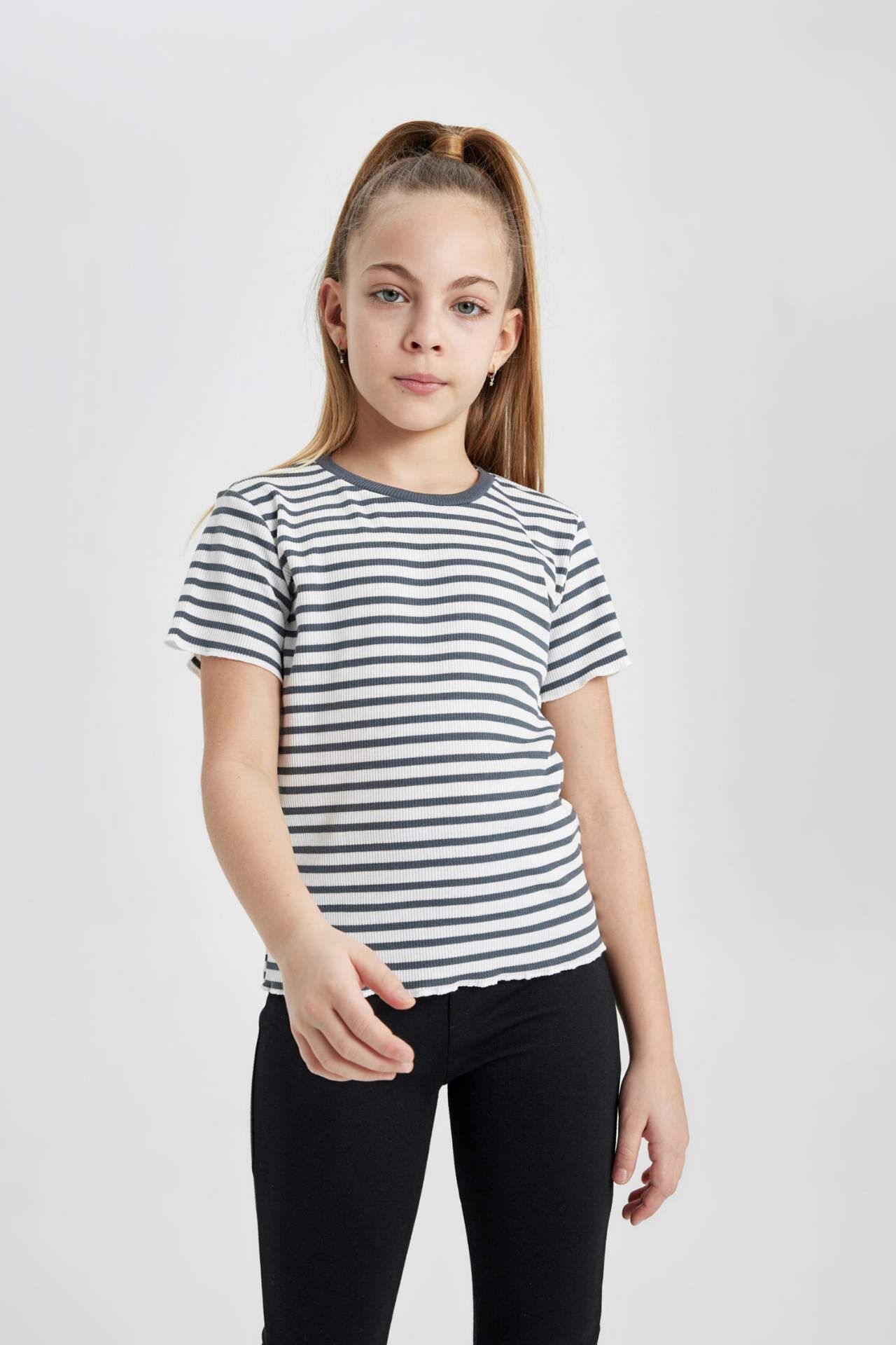 Kız Çocuk Slim Fit Dar Kesim Bisiklet Yaka Çizgili Fitilli Kaşkorse Kısa Kollu Tişört