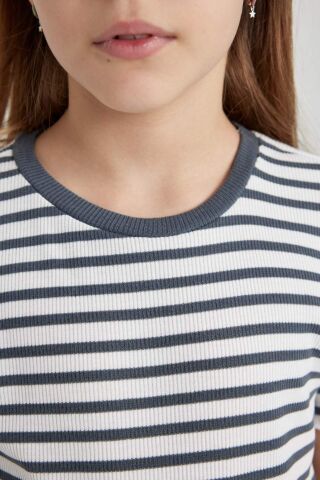 Kız Çocuk Slim Fit Dar Kesim Bisiklet Yaka Çizgili Fitilli Kaşkorse Kısa Kollu Tişört