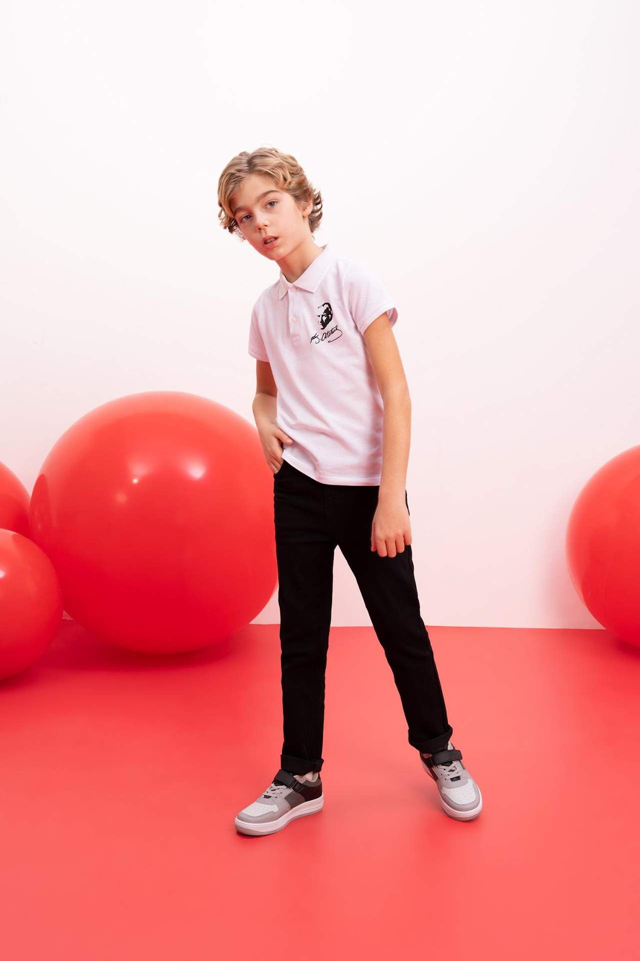 Erkek Çocuk 23 Nisan Çocuk Bayramı Straight Fit Standart Paça Basic Düz Jean Pantolon