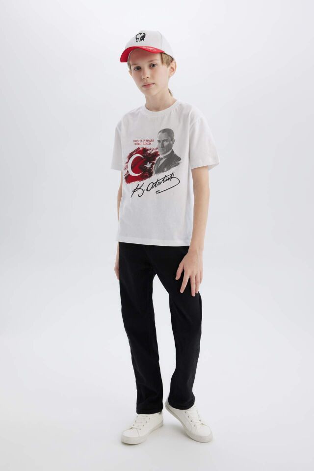 Erkek Çocuk 23 Nisan Çocuk Bayramı Straight Fit Standart Paça Basic Düz Jean Pantolon