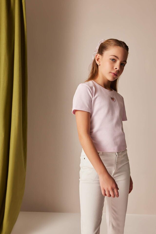Kız Çocuk 23 Nisan Çocuk Bayramı Slim Fit Dar Kesim Bisiklet Yaka Kalp Desenli Ribana Kısa Kollu Tişört