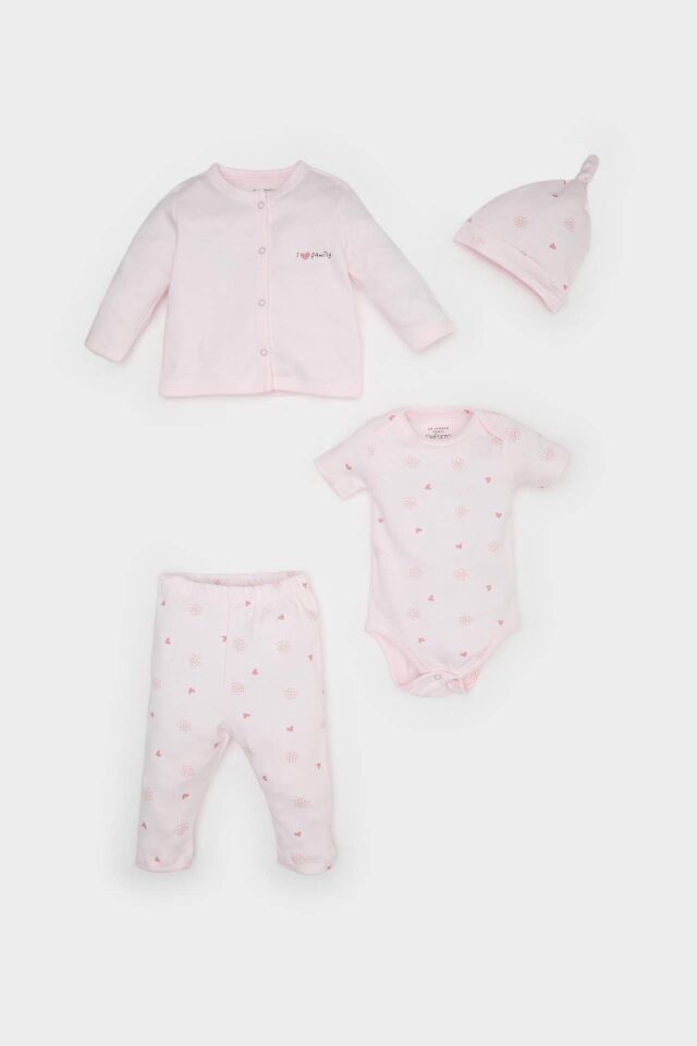 Kız Bebek Hastane Çıkışı 4'lü Takım Desenli Uzun Kollu Tişört Çıtçıtlı Kısa Kollu Body Beli Lastikli Alt Bere