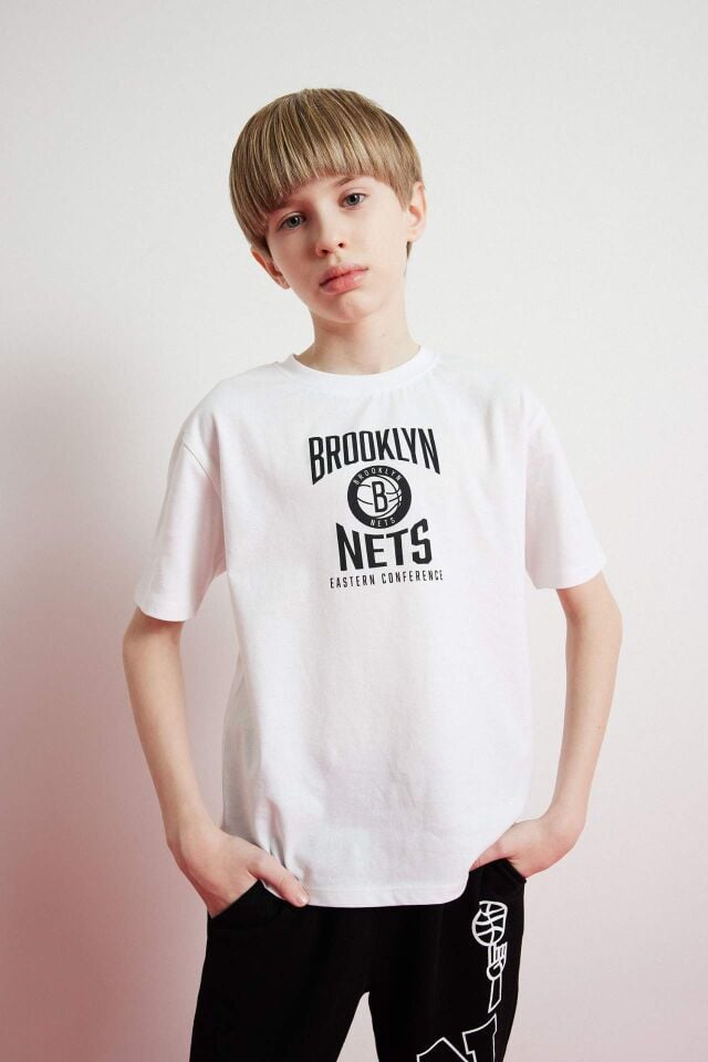Erkek Çocuk NBA Brooklyn Nets Bisiklet Yaka Sırt Baskılı Kısa Kollu Tişört