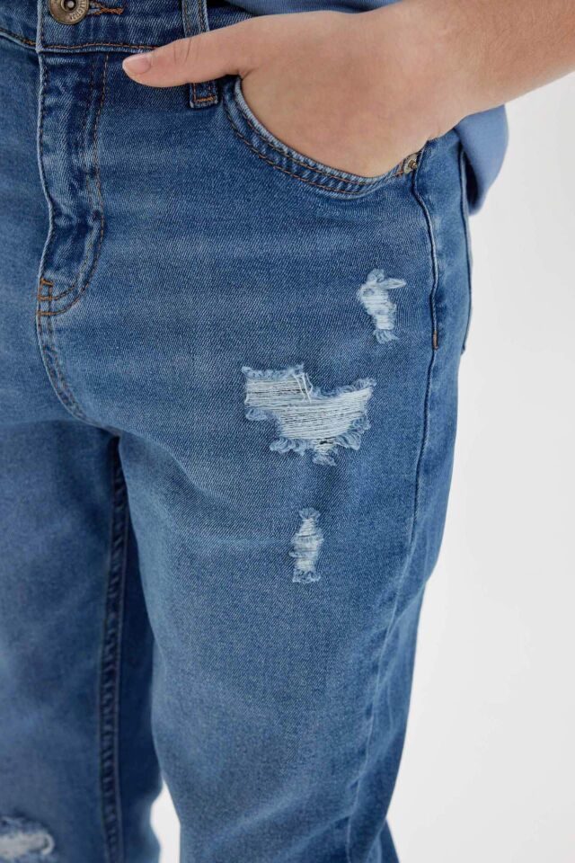 Erkek Çocuk Carrot Fit  Yırtık Detaylı Düz Paça Jean Pantolon