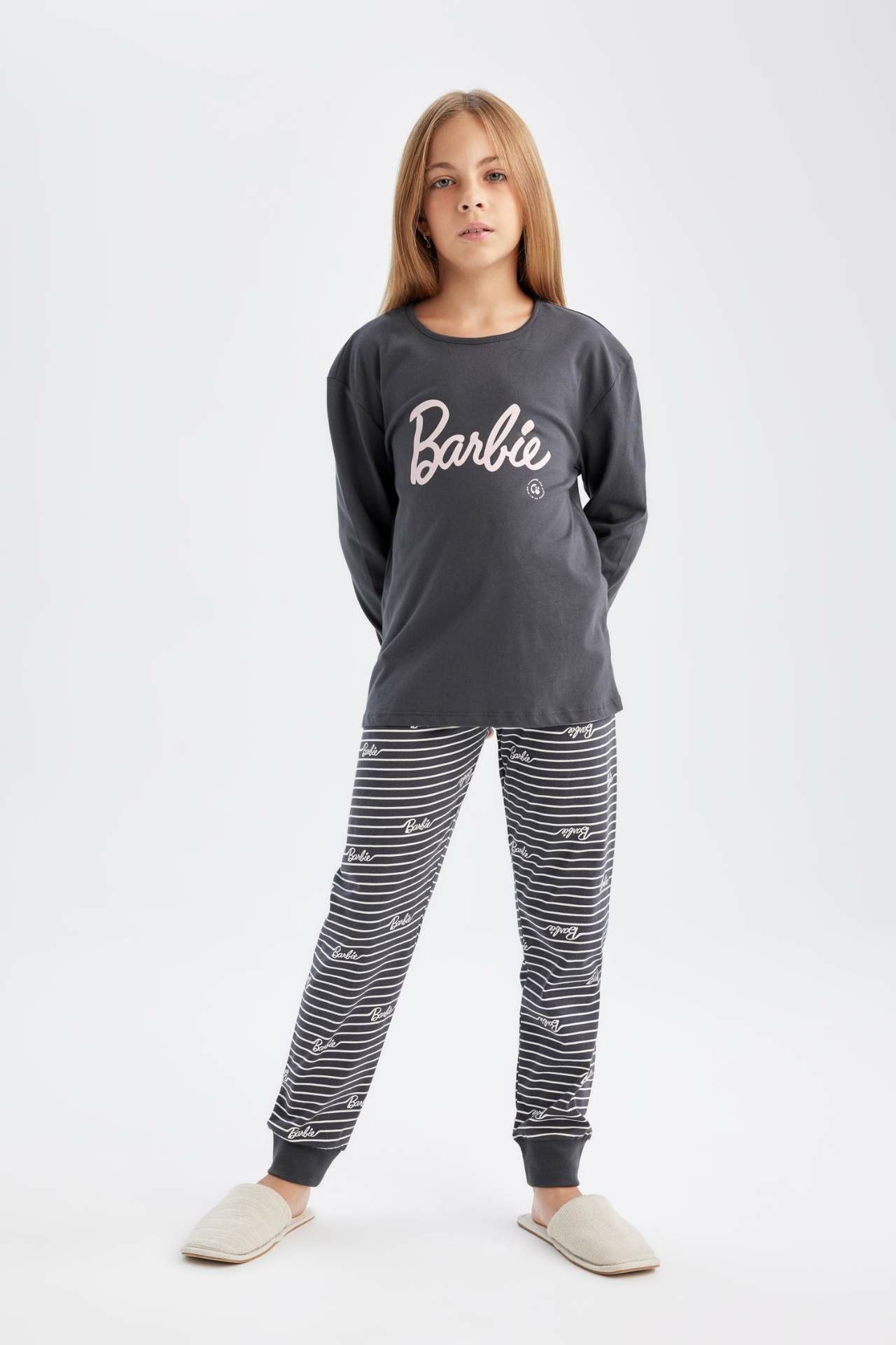 Kız Çocuk Pijama Takım Barbie Uzun Kollu Üst Beli Lastikli Uzun Alt