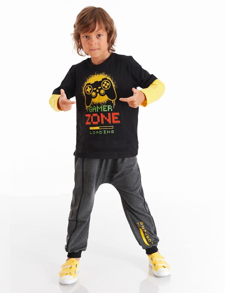 Loading Erkek Çocuk T-shirt Pantolon Takım
