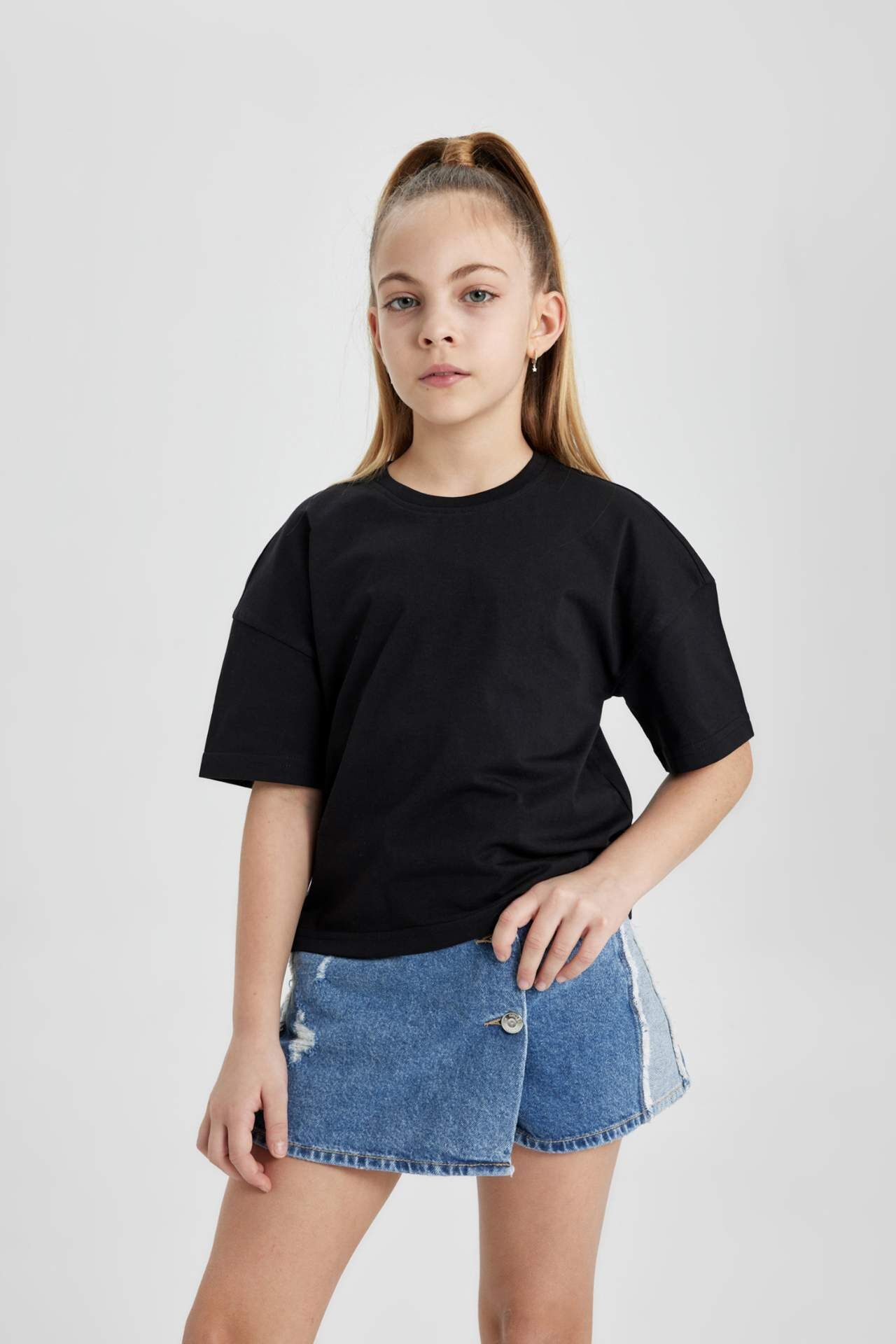 Kız Çocuk Bisiklet Yaka Crop Basic Düz Kısa Kollu Tişört 7/8 Yaş
