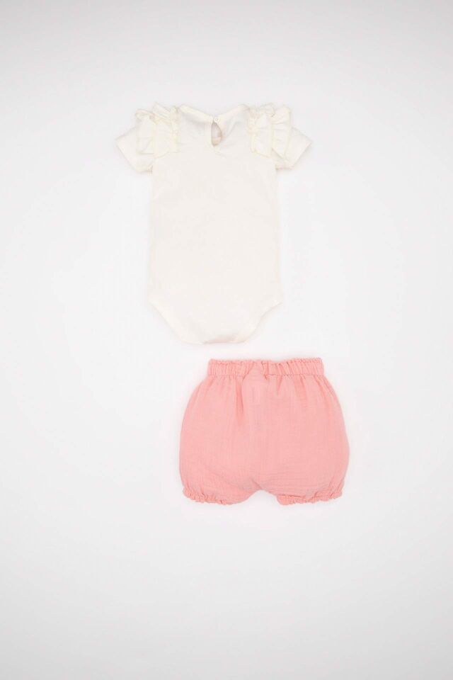 Kız Bebek 3'lü Takım Baskılı Müslin Kumaş Kısa Kollu Çıtçıtlı Body Şort Şapka