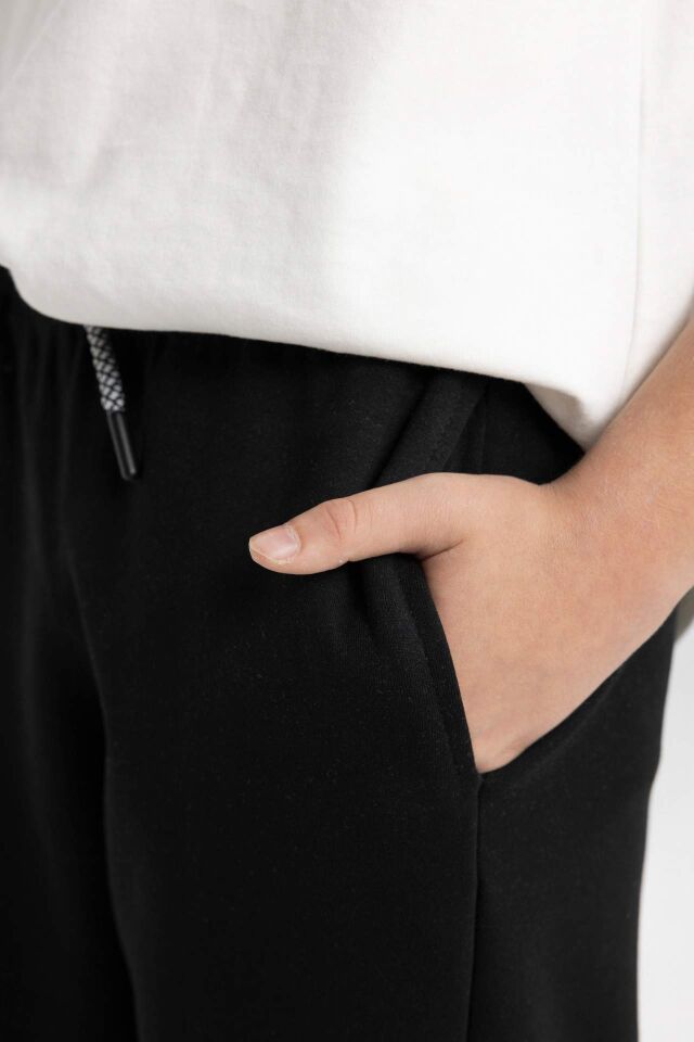 Erkek Çocuk Siyah Beli Paçası Lastikli Cepli Basic Düz Jogger Eşofman Altı