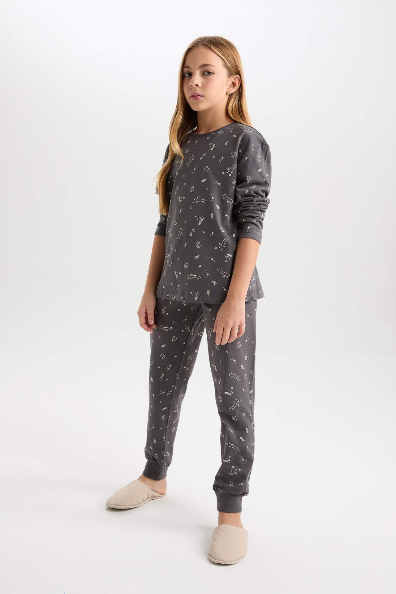 Kız Çocuk Pijama Takımı Desenli Uzun Kollu Üst Beli Lastikli Uzun Alt